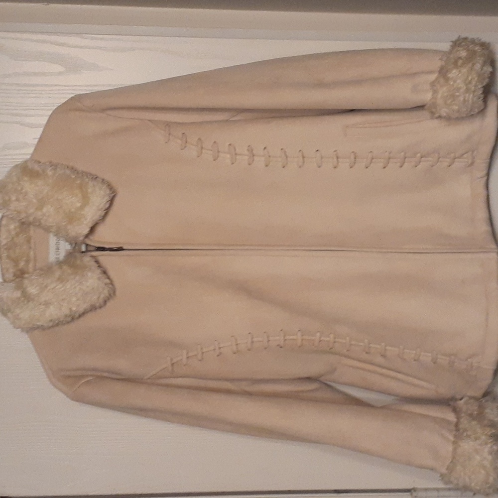Cream colored winter coat by Liz Claiborne, size Large. (EUC)